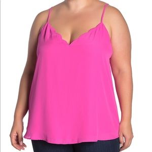 SOCIALITE Scalloped‎ V-Neck Camisole
